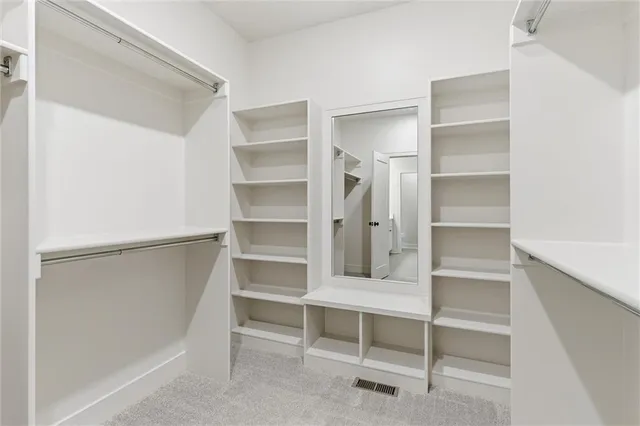 $449,500 | 16729 Pinehurst Drive, Basehor, KS 66007