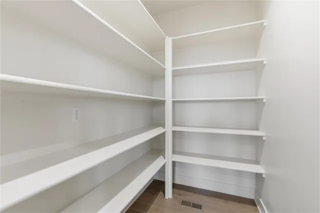 $449,500 | 16729 Pinehurst Drive, Basehor, KS 66007