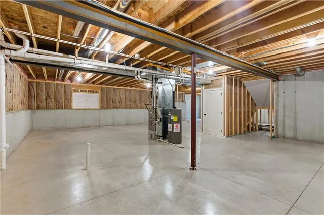 $449,500 | 16729 Pinehurst Drive, Basehor, KS 66007