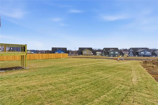 $449,500 | 16729 Pinehurst Drive, Basehor, KS 66007