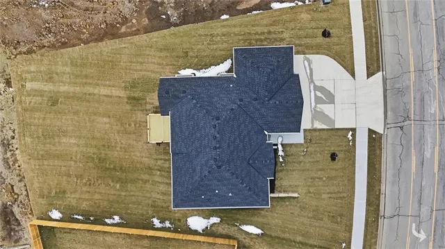 $449,500 | 16729 Pinehurst Drive, Basehor, KS 66007