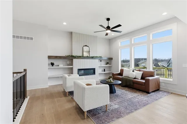 $449,500 | 16729 Pinehurst Drive, Basehor, KS 66007