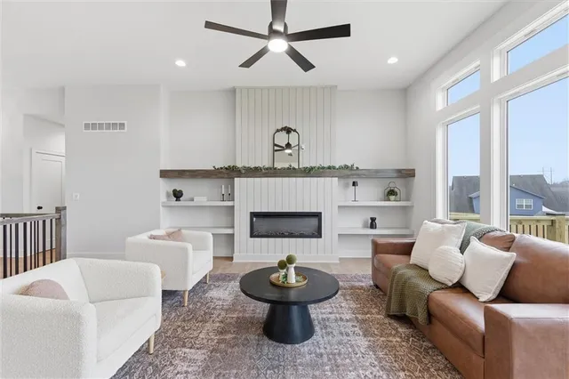 $449,500 | 16729 Pinehurst Drive, Basehor, KS 66007