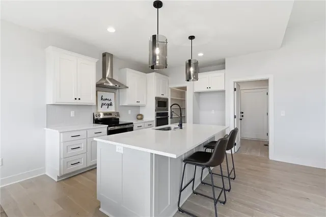 $449,500 | 16729 Pinehurst Drive, Basehor, KS 66007