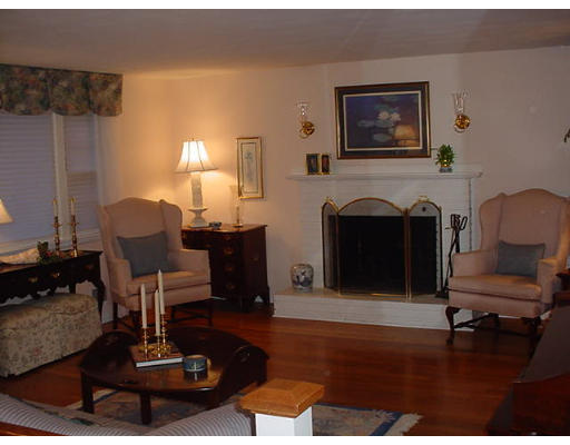 18 Ledgewood Road Framingham, MA 01701 - Photo 2 of 7 Gallery Image 2