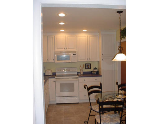 18 Ledgewood Road Framingham, MA 01701 - Photo 5 of 7 Gallery Image 5