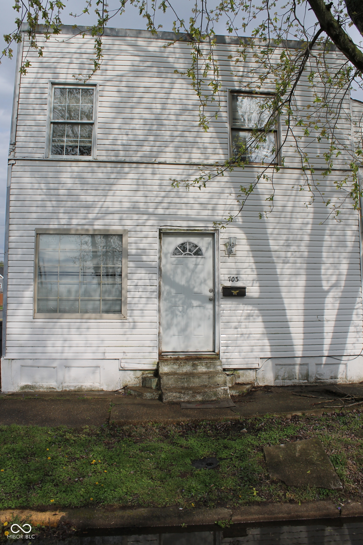 517 Jackson Street Seymour, IN 47274 - Photo 2 of 8