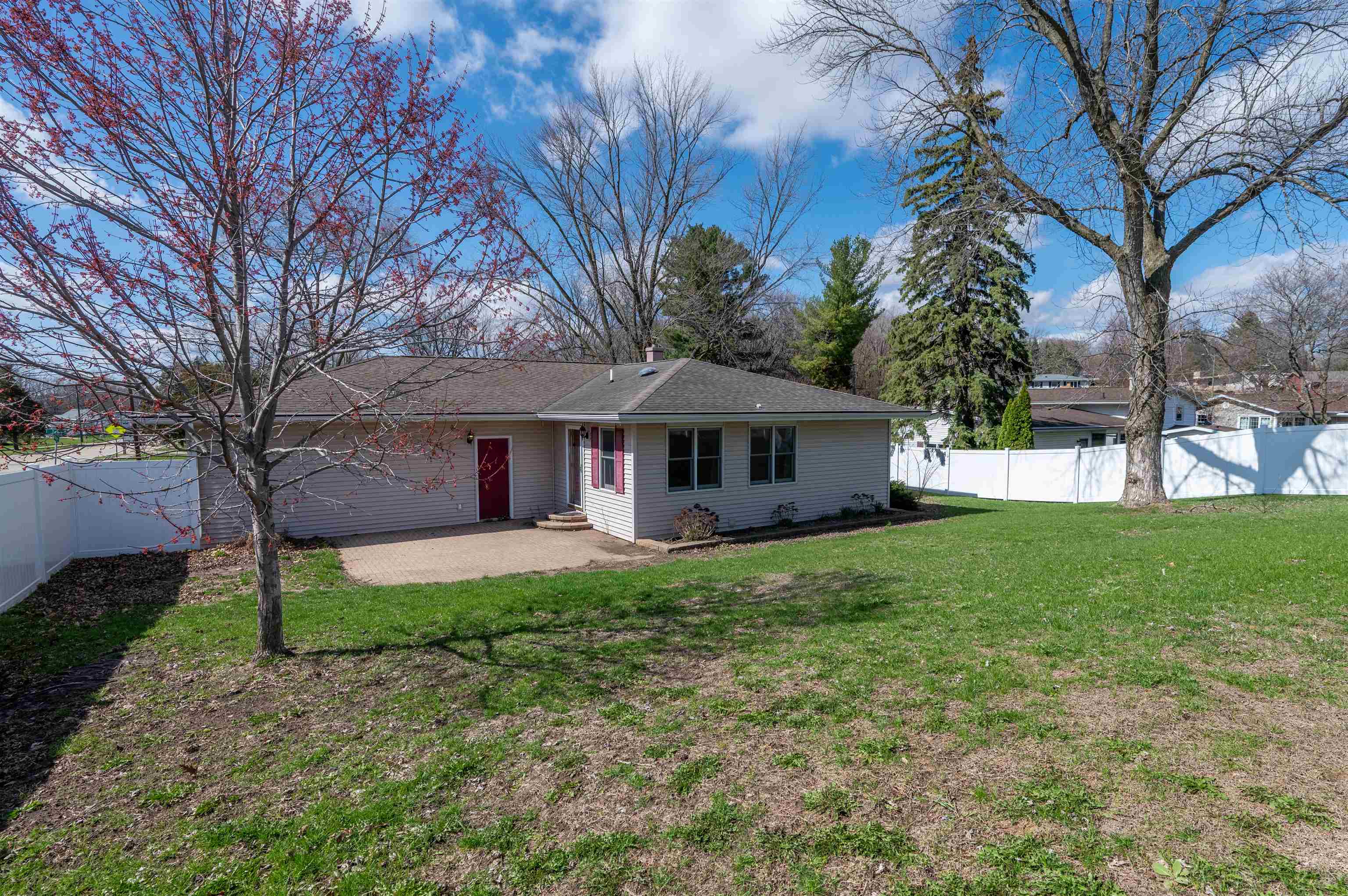 1018 Tee Street Dixon, IL 61021 - Photo 10 of 30 Gallery Image 10