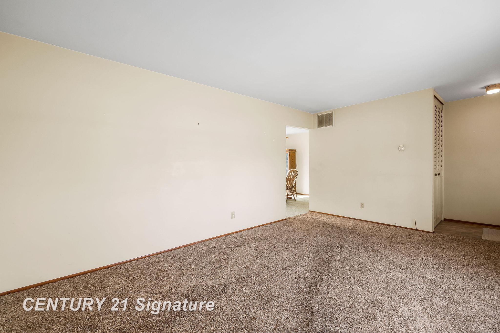 2302 East Freeland Road Midland, MI 48640 - Photo 5 of 48