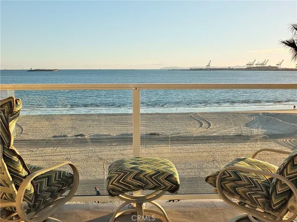 $2,350,000 | 1700 Bluff Place, Unit 1, Long Beach, CA 90802