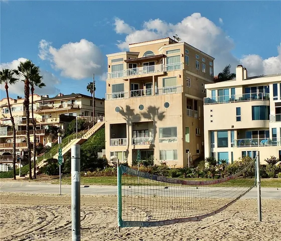 $2,599,999 | 1700 Bluff Place, Unit 1, Long Beach, CA 90802