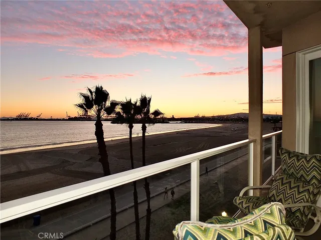 $2,599,999 | 1700 Bluff Place, Unit 1, Long Beach, CA 90802