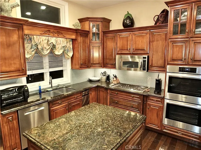 $2,599,999 | 1700 Bluff Place, Unit 1, Long Beach, CA 90802