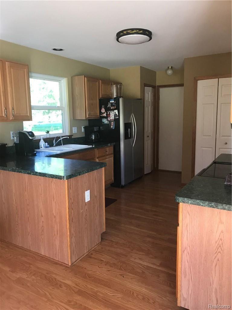 1164 East Gunn Road Rochester, MI 48306 - Photo 5 of 36 image001.jpg