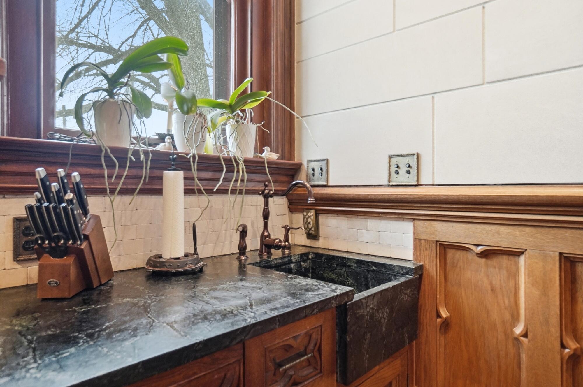 875 East Broad Street Columbus, OH 43205 - Photo 47 of 170 Kitchen