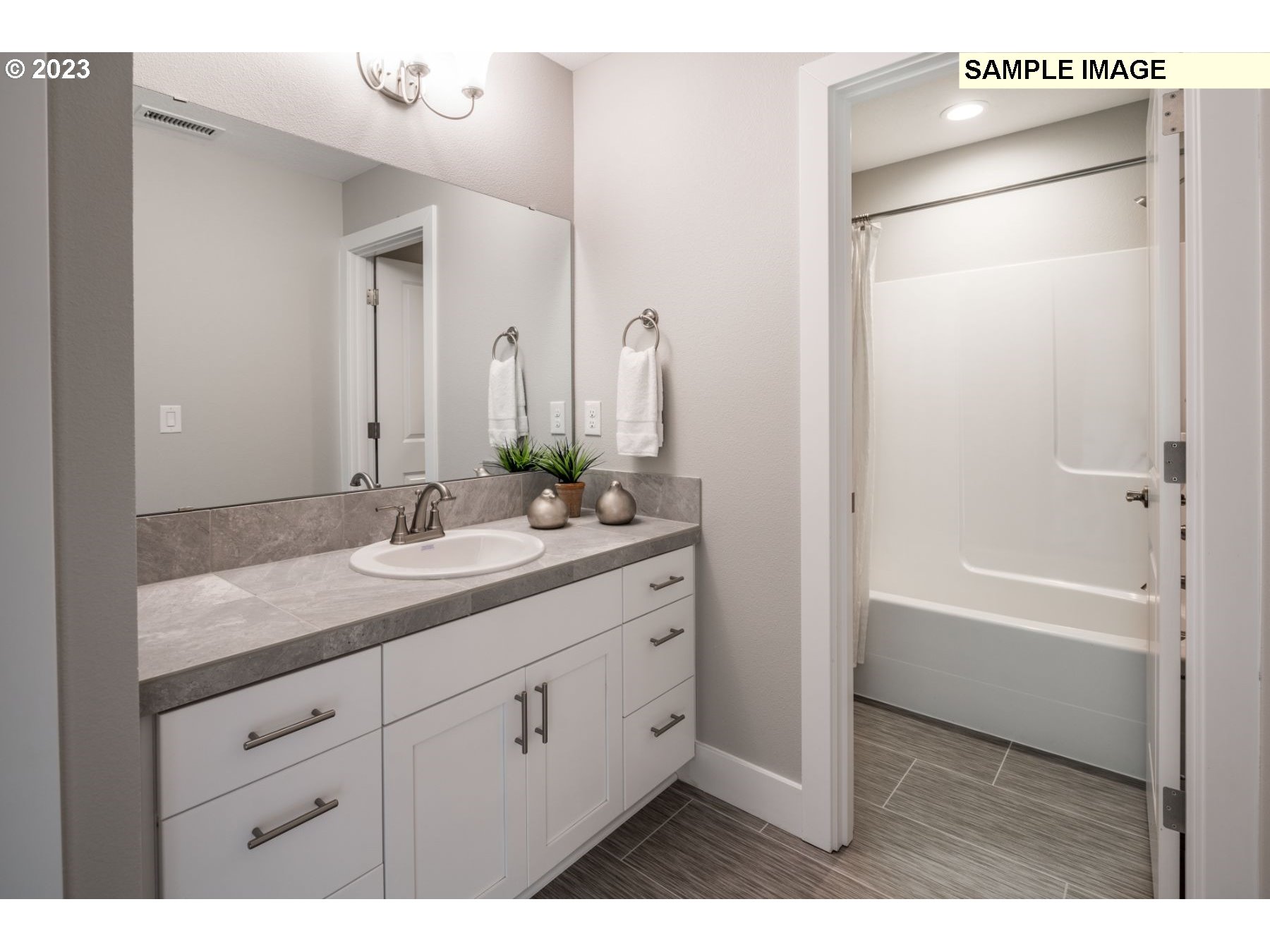 2052 South River Road Kelso, WA 98626 - Photo 17 of 20 Gallery Image 17
