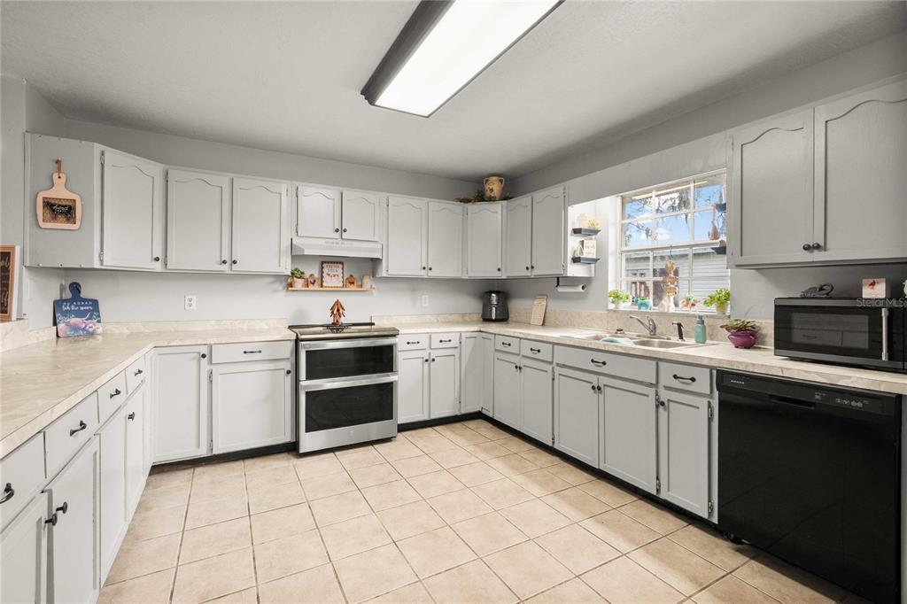 12237 County Road 727 Webster, FL 33597 - Photo 17 of 38