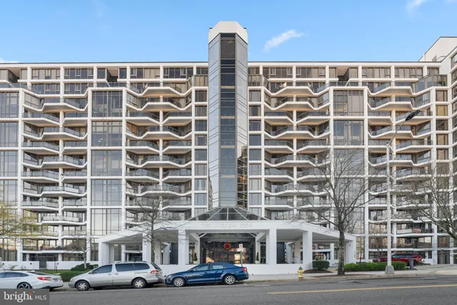 $3,450 | 1530 Key Boulevard, Unit 930, Arlington, VA 22209