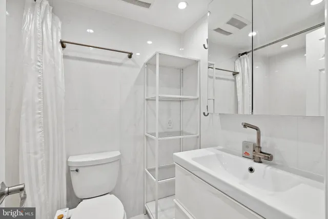 $3,450 | 1530 Key Boulevard, Unit 930, Arlington, VA 22209