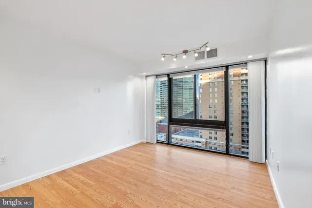 $3,450 | 1530 Key Boulevard, Unit 930, Arlington, VA 22209