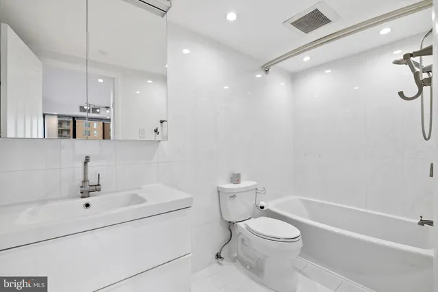 $3,450 | 1530 Key Boulevard, Unit 930, Arlington, VA 22209