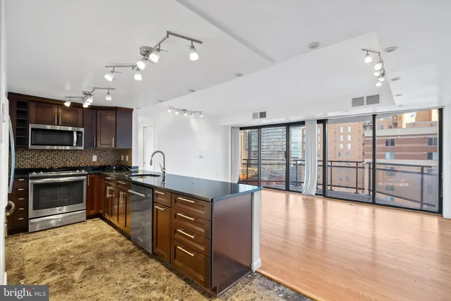 $3,450 | 1530 Key Boulevard, Unit 930, Arlington, VA 22209