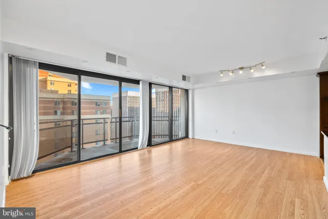 $3,450 | 1530 Key Boulevard, Unit 930, Arlington, VA 22209