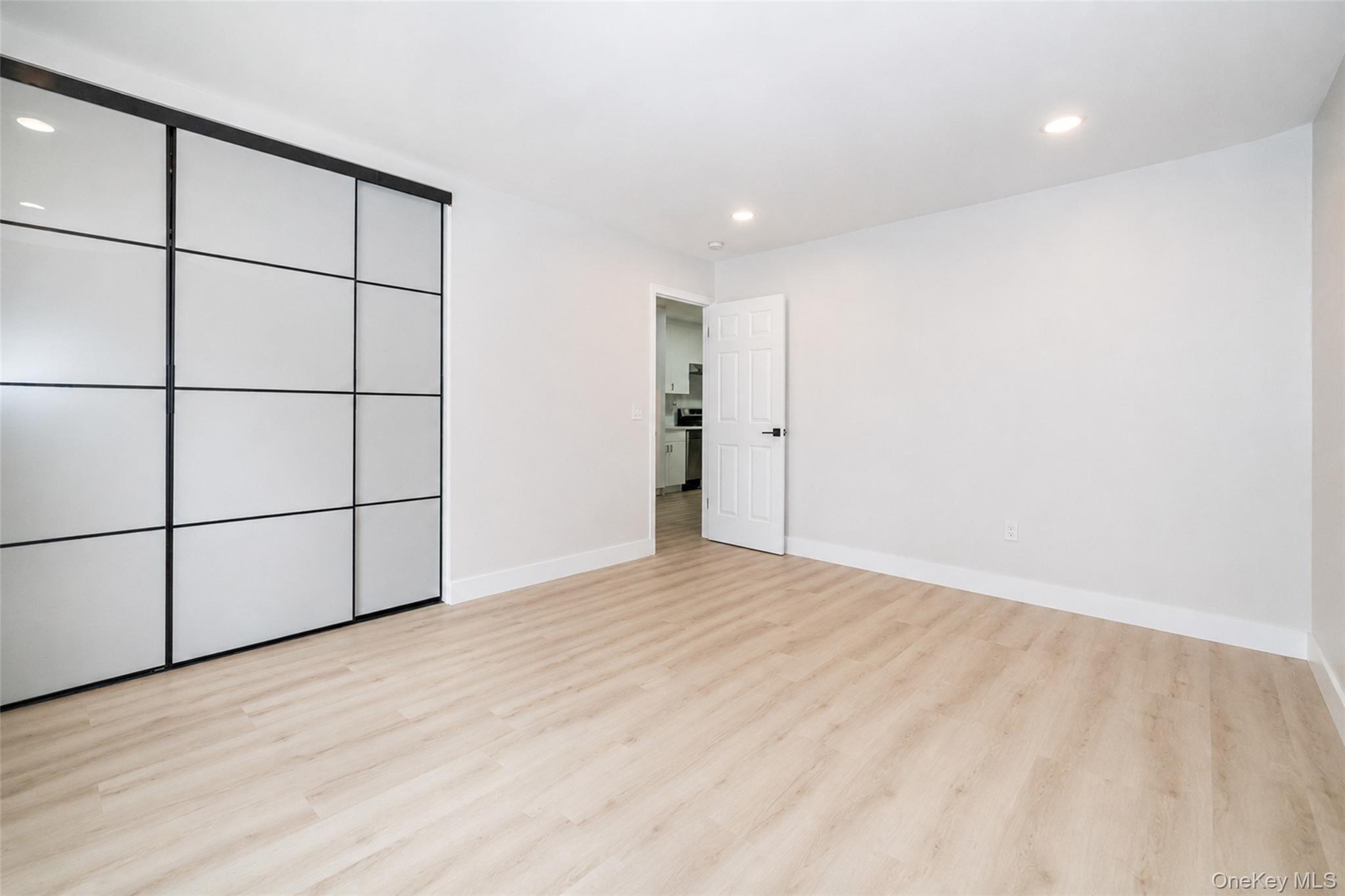 643 Pelham Road, Unit 4D New Rochelle, NY 10805 - Photo 5 of 37