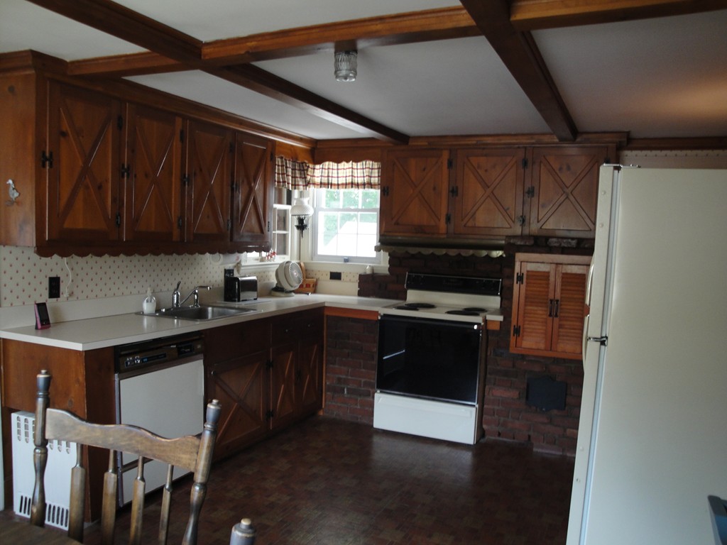 20 Florence Road Methuen, MA 01844 - Photo 4 of 13 Gallery Image 4