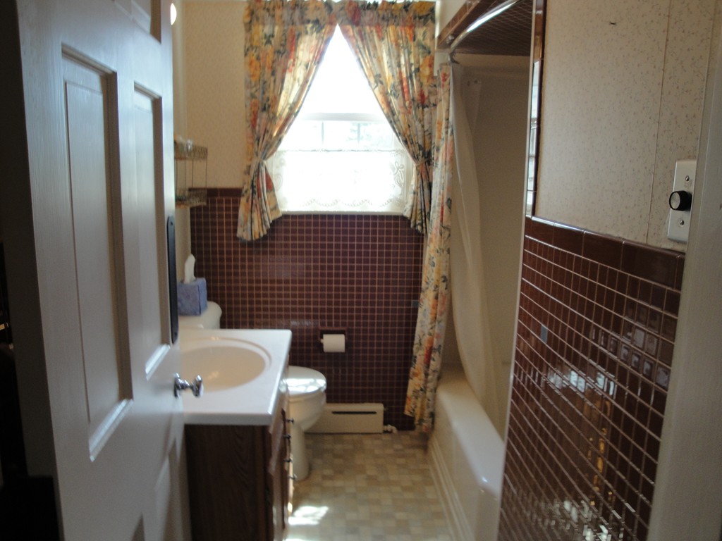 20 Florence Road Methuen, MA 01844 - Photo 9 of 13 Gallery Image 9