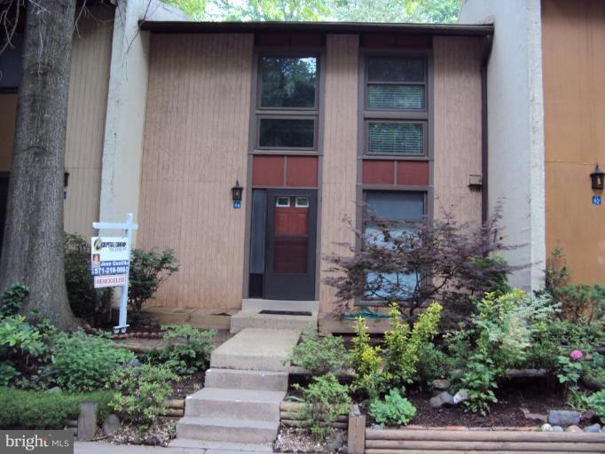 2394 Cloudcroft Square Reston, VA 20191 - Photo 1 of 19 Exterior (Main)