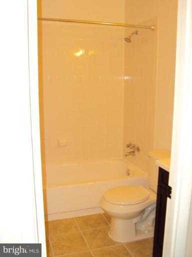 2394 Cloudcroft Square Reston, VA 20191 - Photo 2 of 19 Bath #1