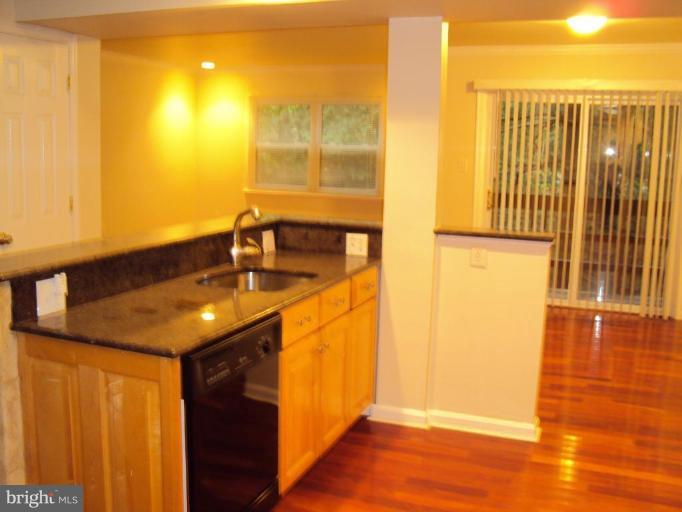 2394 Cloudcroft Square Reston, VA 20191 - Photo 12 of 19 Kitchen/Dining Room