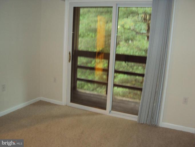 2394 Cloudcroft Square Reston, VA 20191 - Photo 4 of 19 Master Bedroom