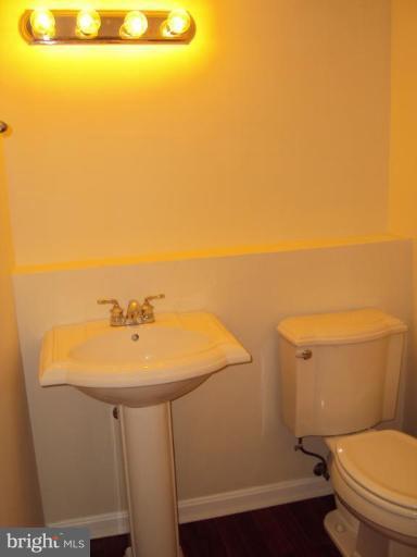 2394 Cloudcroft Square Reston, VA 20191 - Photo 10 of 19 Half Bath 1