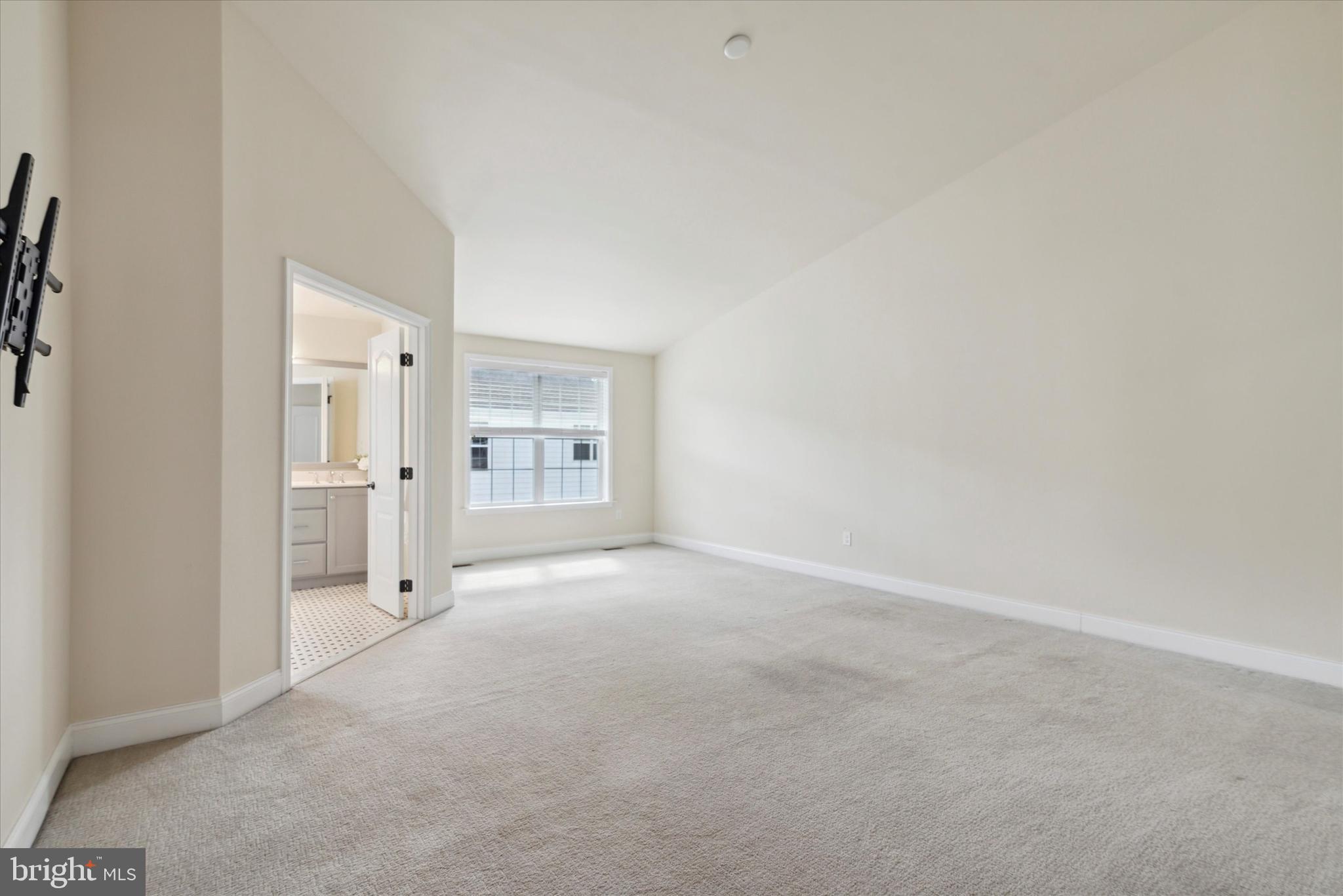 204 Jackdaw Alley Springfield, PA 19064 - Photo 13 of 26 Primary Bedroom