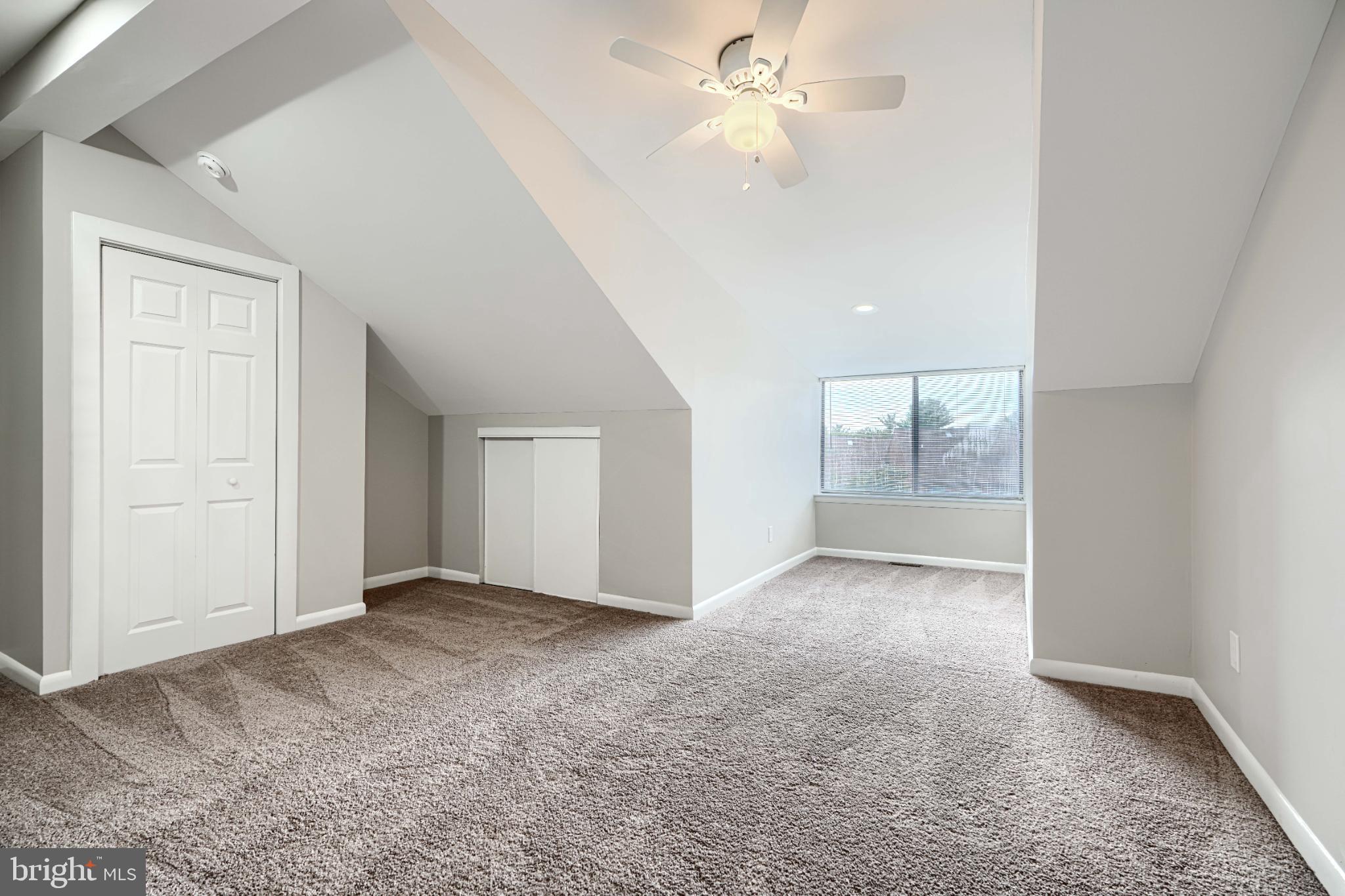5520 Vantage Point Road Columbia, MD 21044 - Photo 28 of 28 an empty room with a ceiling fan and a ceiling fan