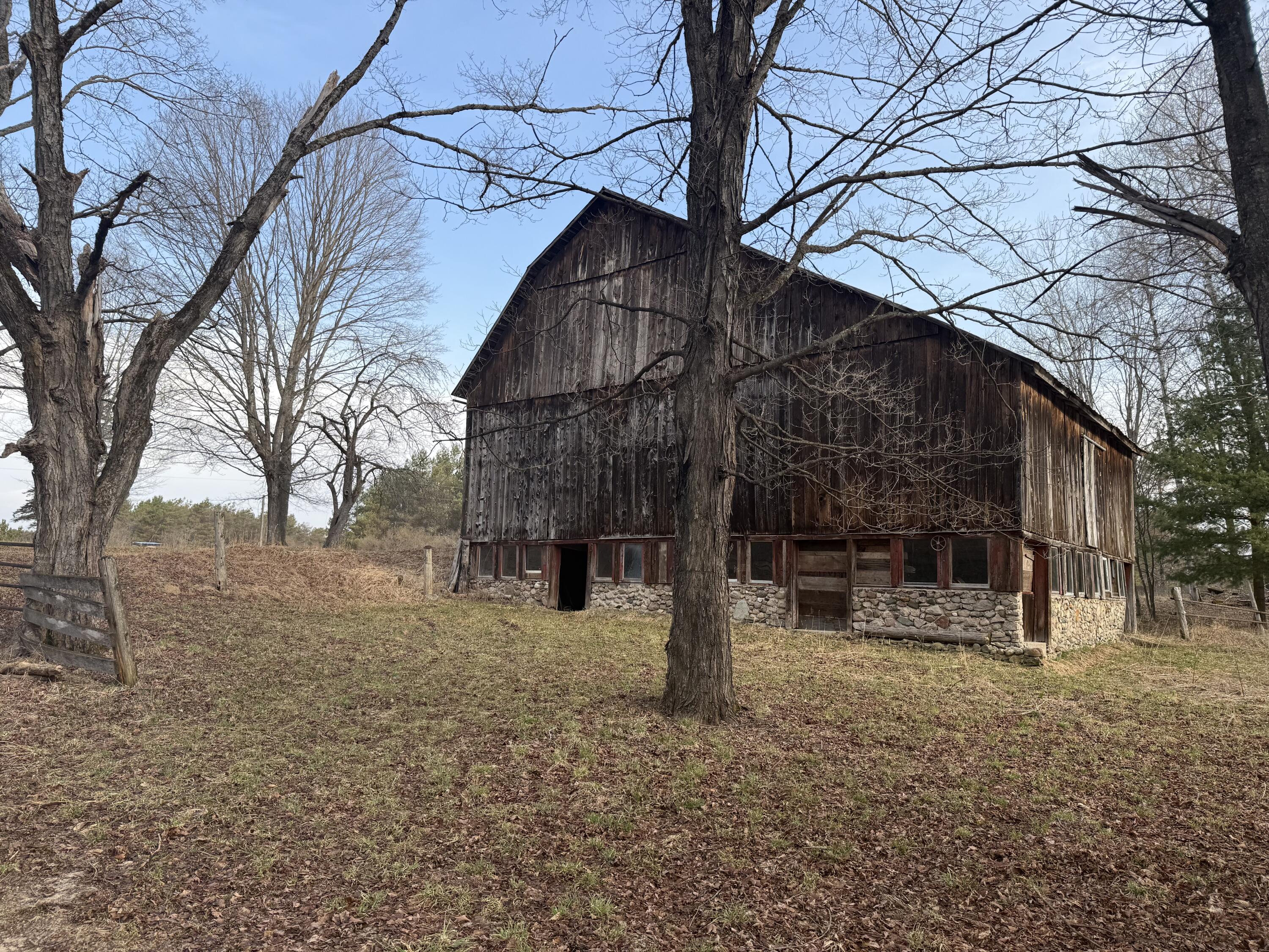 7 East 7 Mile Road Tustin, MI 49688 - Photo 4 of 22 IMG_0457