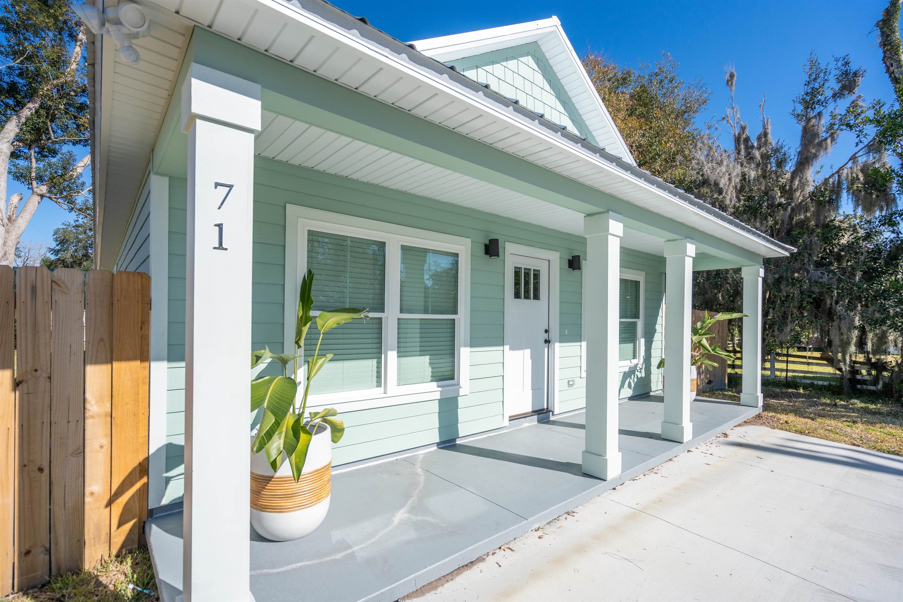 71 Helen Street St. Augustine, FL 32084 - Photo 3 of 38