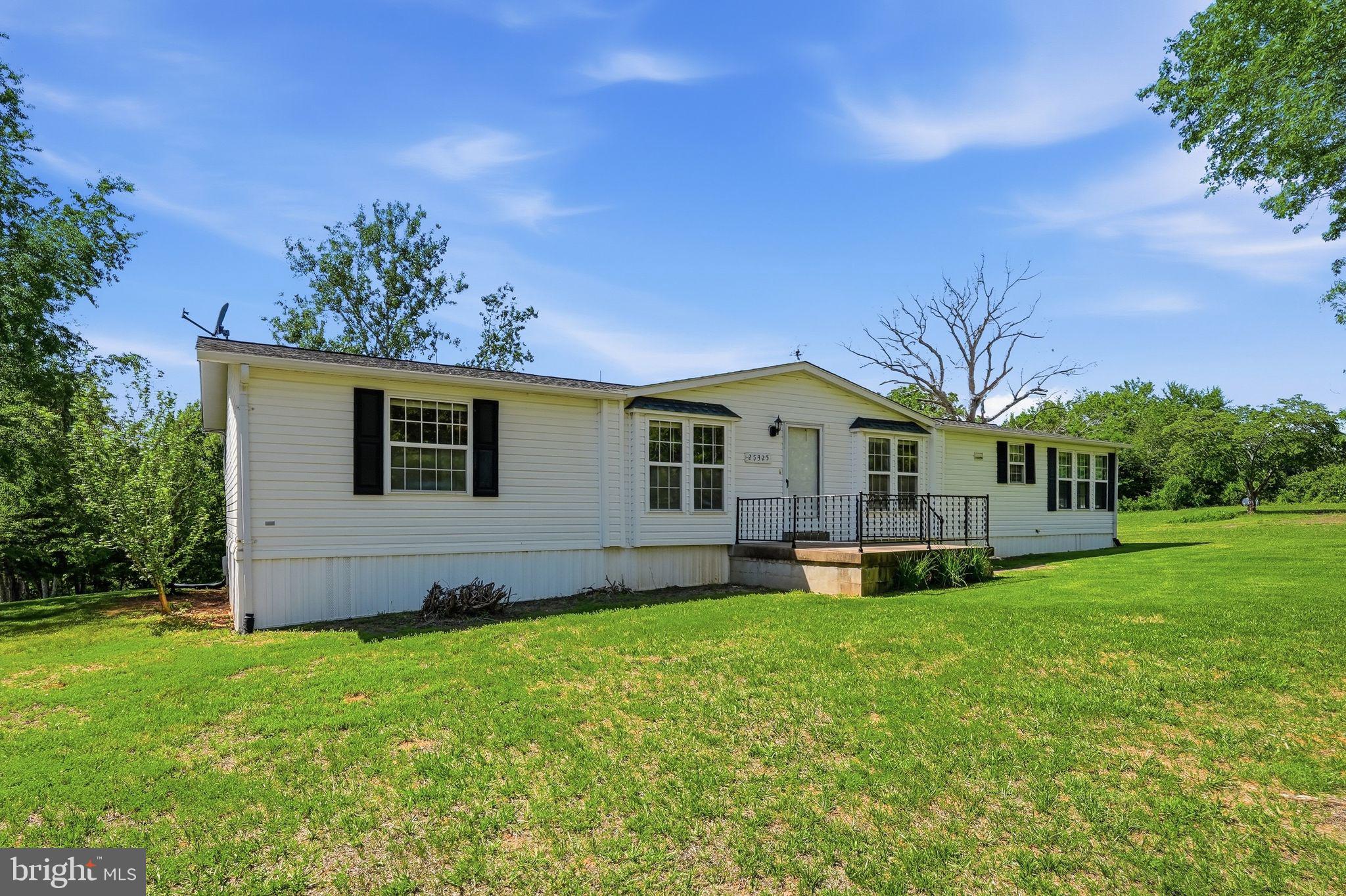 25325 Independence Road Unionville, VA 22567 - Photo 4 of 51 Front Exterior