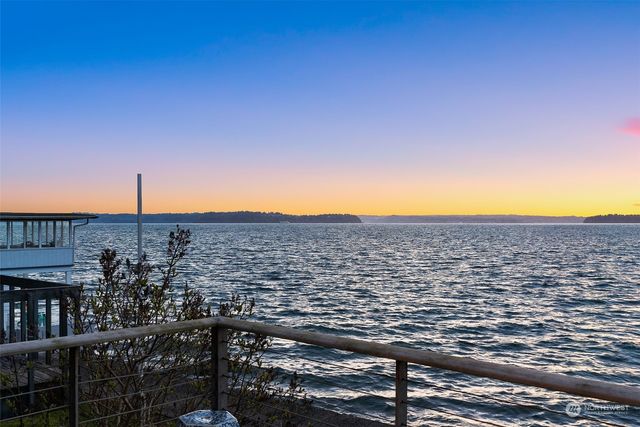 a view of an buildings