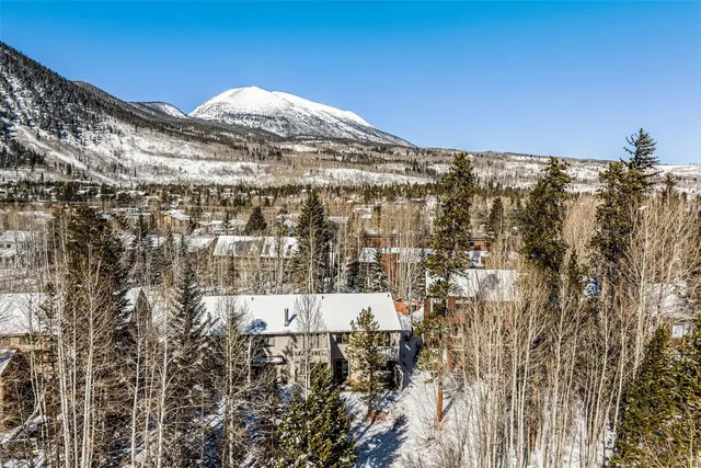 a view of a large building