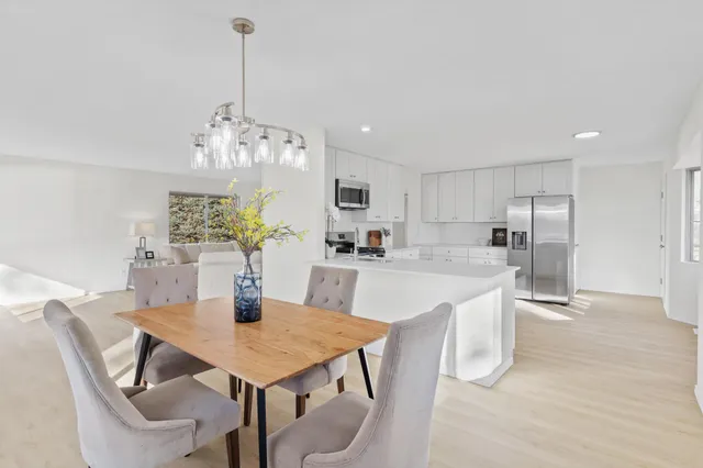 $599,900 | 14085 85th Place North, Maple Grove, MN 55369