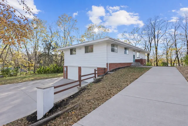 $599,900 | 14085 85th Place North, Maple Grove, MN 55369