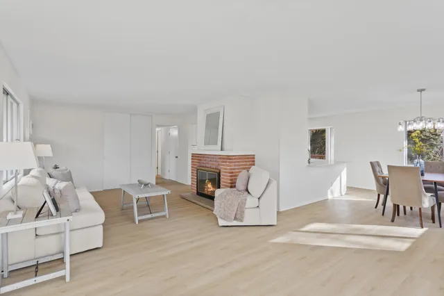 $599,900 | 14085 85th Place North, Maple Grove, MN 55369