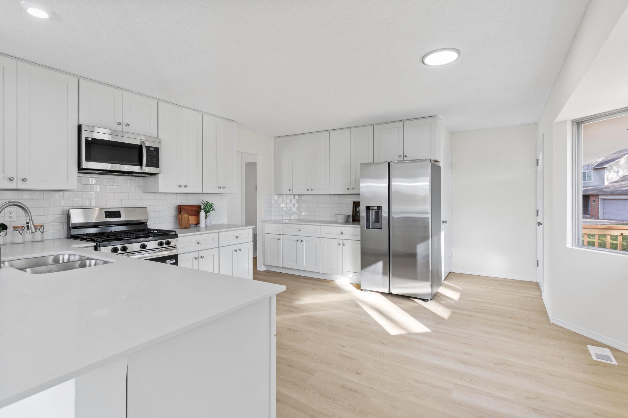 14085 85th Place North Maple Grove, MN 55369 - Photo 9 of 40