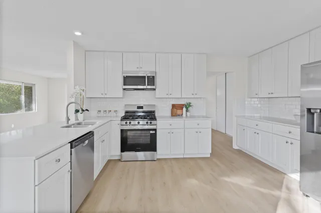 $599,900 | 14085 85th Place North, Maple Grove, MN 55369