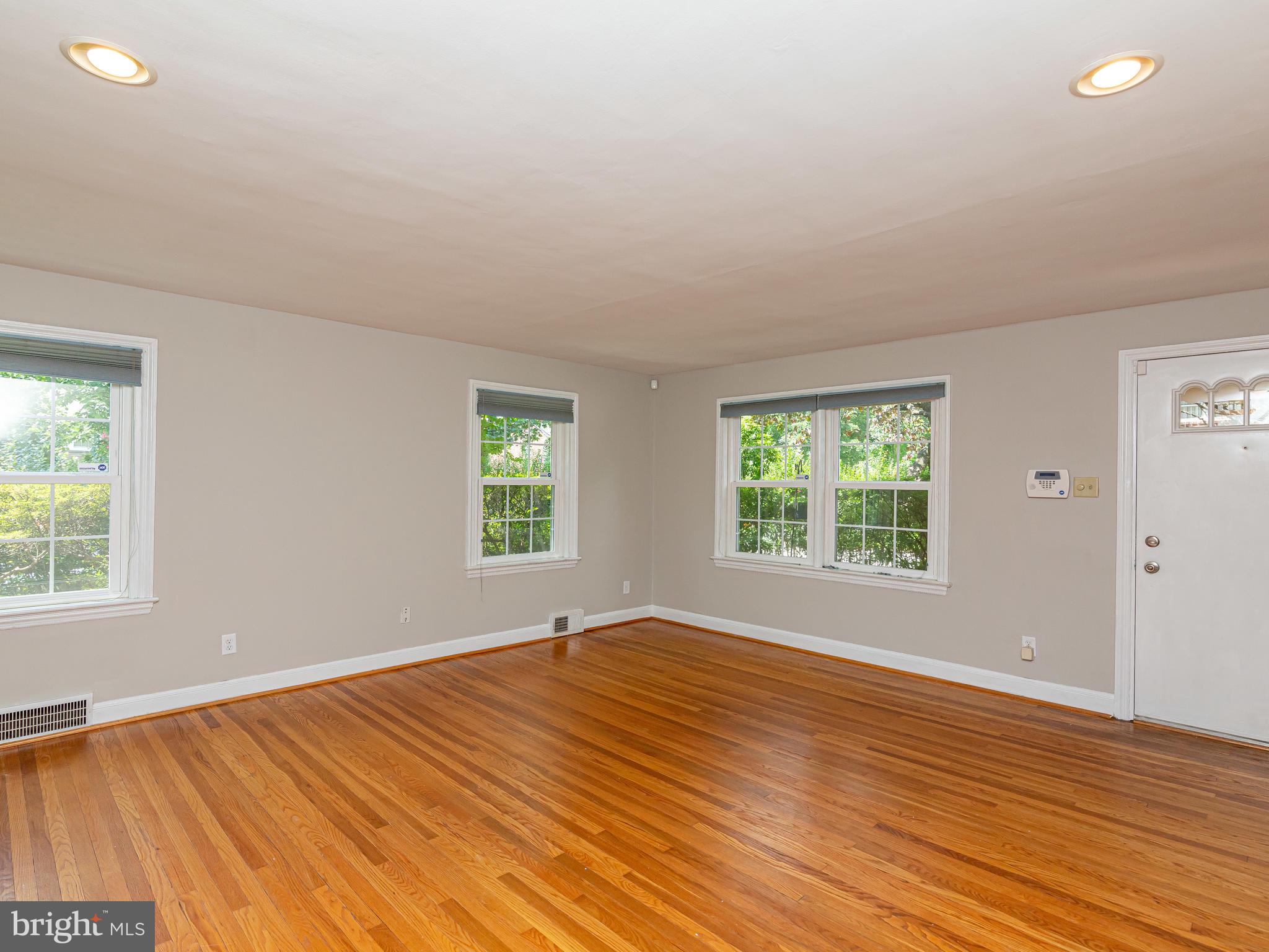 227 Crosshill Road Wynnewood, PA 19096 - Photo 11 of 28