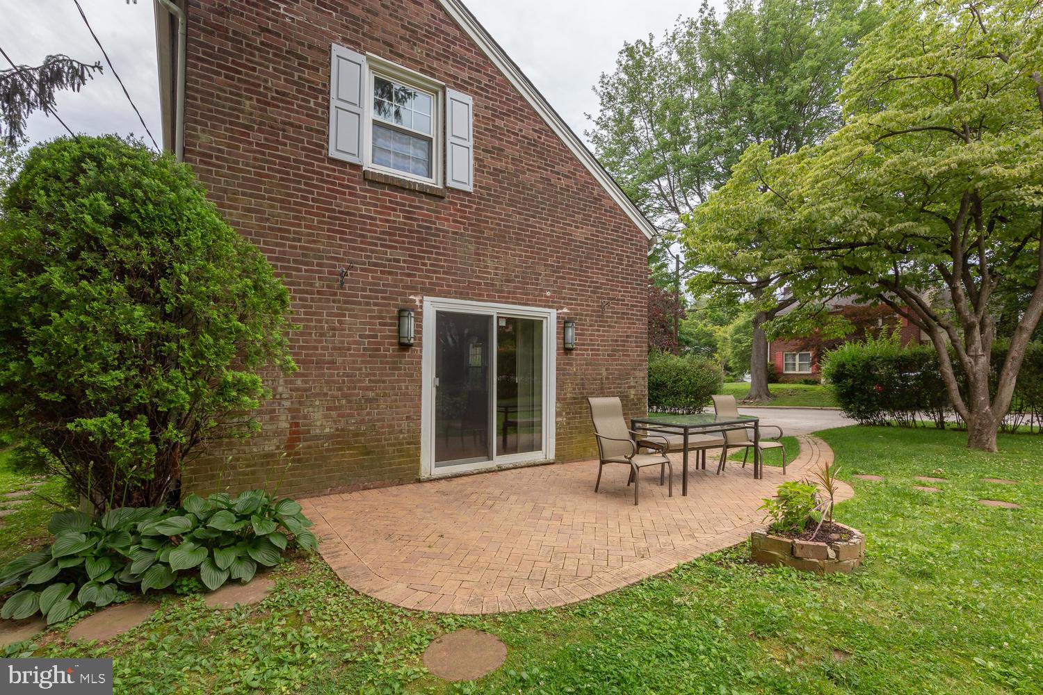 227 Crosshill Road Wynnewood, PA 19096 - Photo 5 of 28