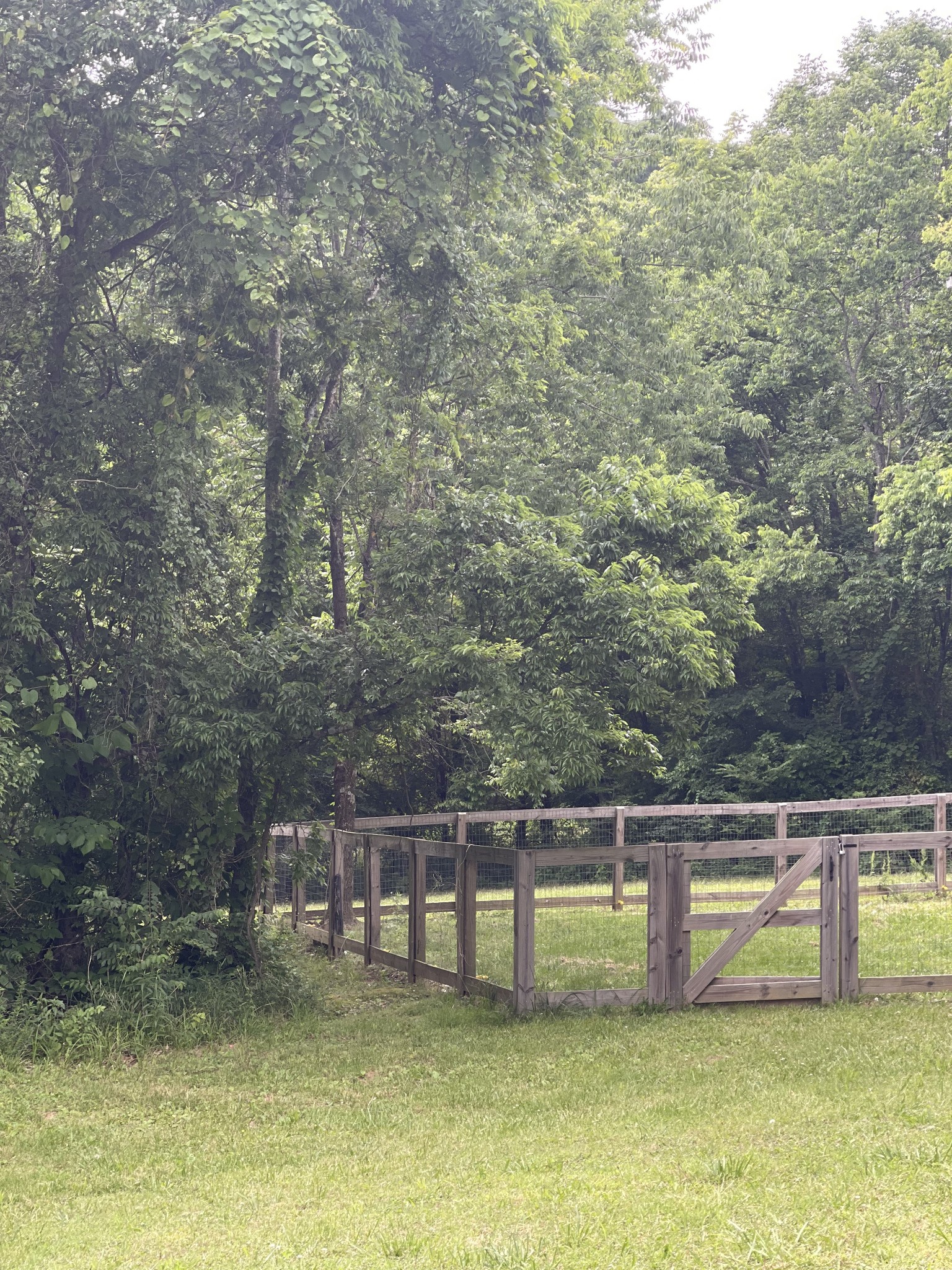 511 Franklin Road Gallatin, TN 37066 - Photo 34 of 47 a view of a swimming pool with an outdoor seating